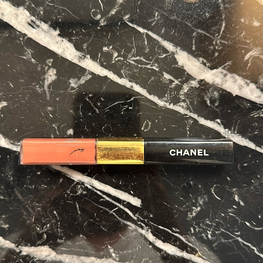 Chanel lip gloss
